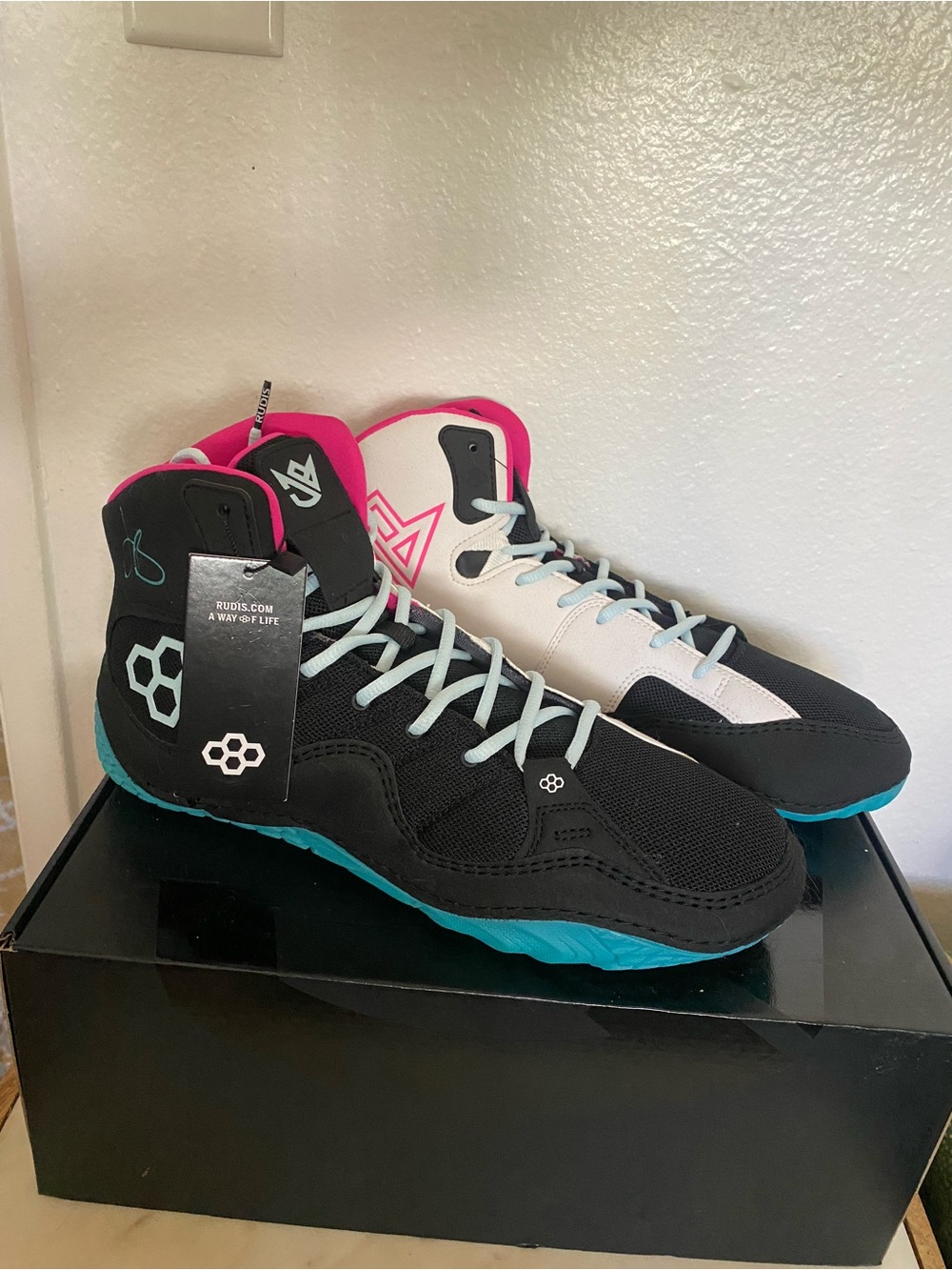 Men's High-Top Athletic Shoes in Black/Teal with Pink Accents